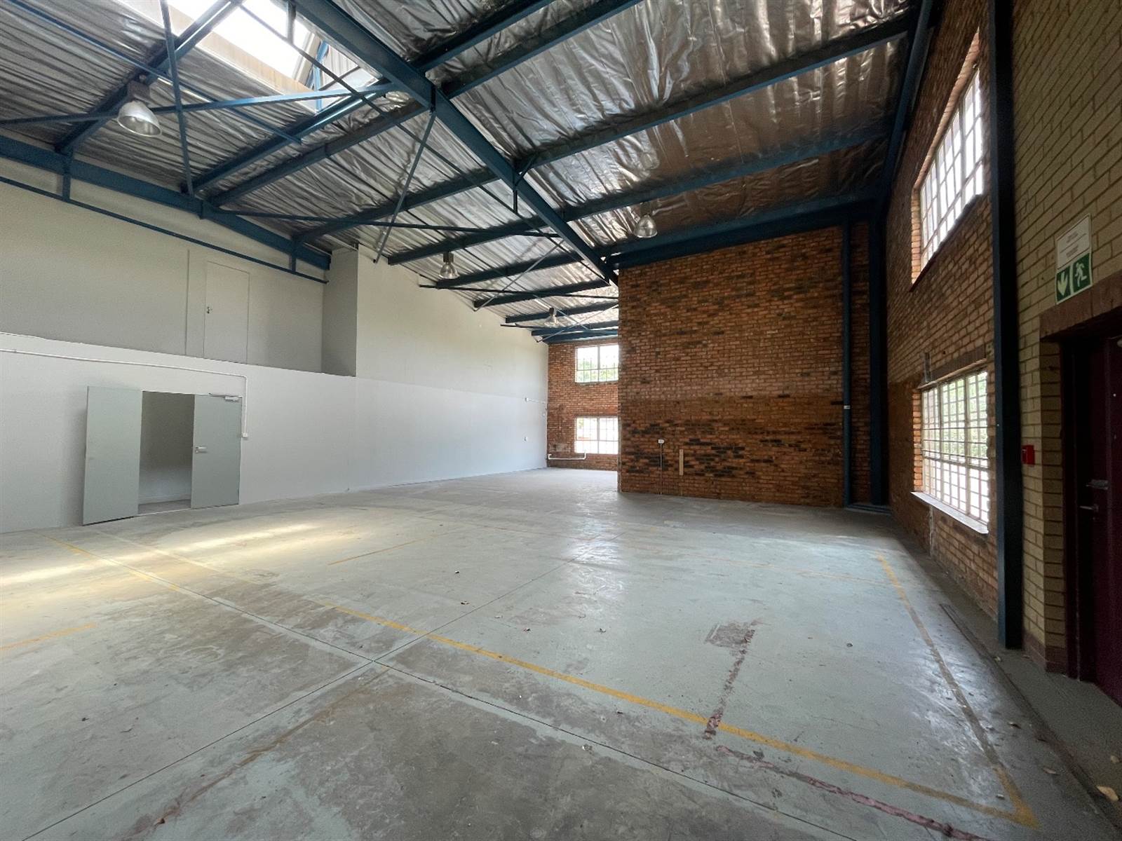 399  m² Commercial space in Marlboro photo number 1