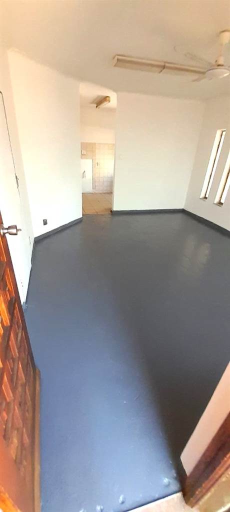 69  m² Commercial space in Garsfontein photo number 2