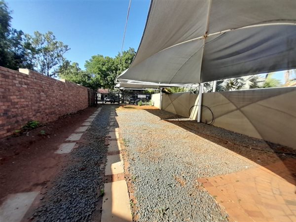 69  m² Commercial space in Garsfontein