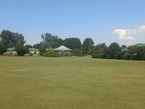 900 m² Land available in Underberg