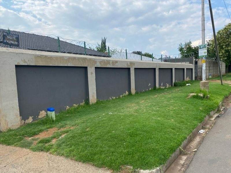10 Bed House in Kempton Park Ext 2 photo number 14