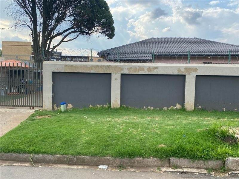 10 Bed House in Kempton Park Ext 2 photo number 9