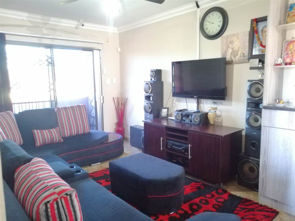 2 Bed Apartment in Stanger Central photo number 11