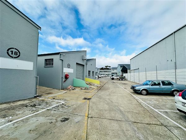 423  m² Industrial space