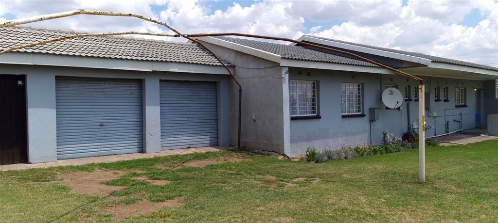 10.9 ha Smallholding in Witbank Central photo number 30