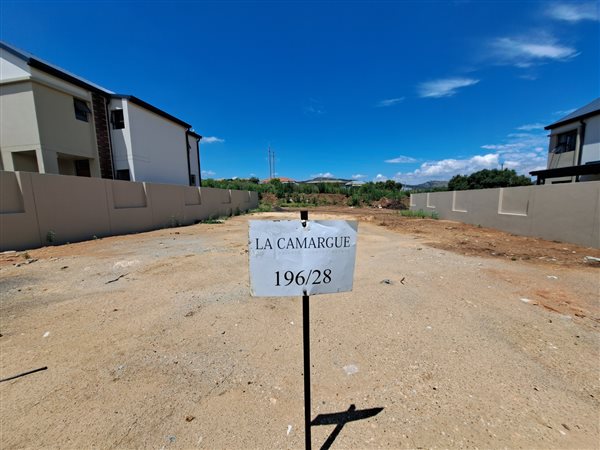 372 m² Land