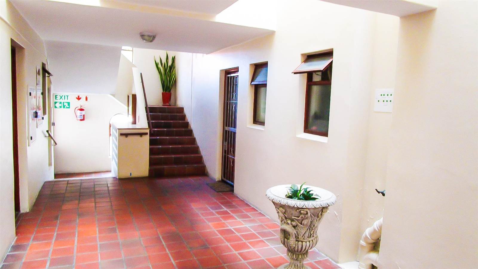1 Bed Apartment in Northcliff photo number 10