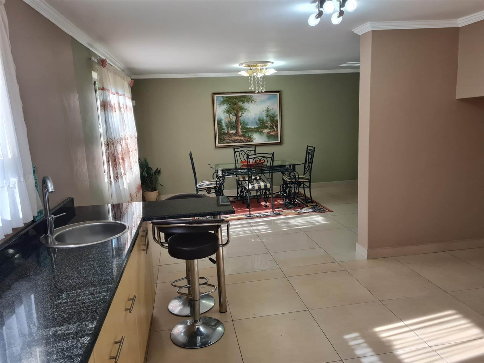 4 Bed House in Kloof photo number 9