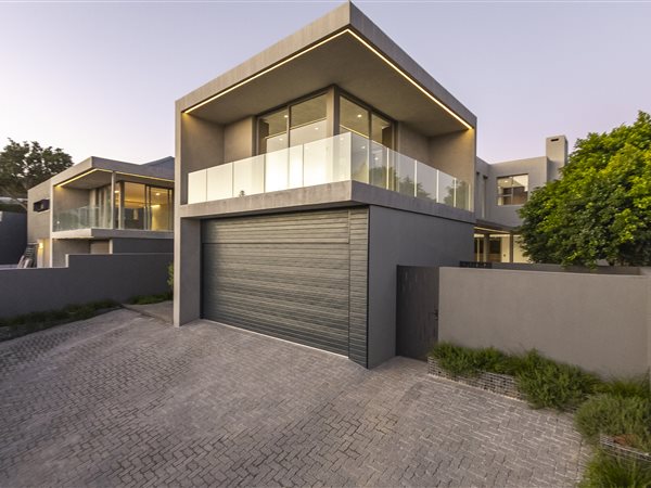 4 Bedroom House 4 Bedroom House
