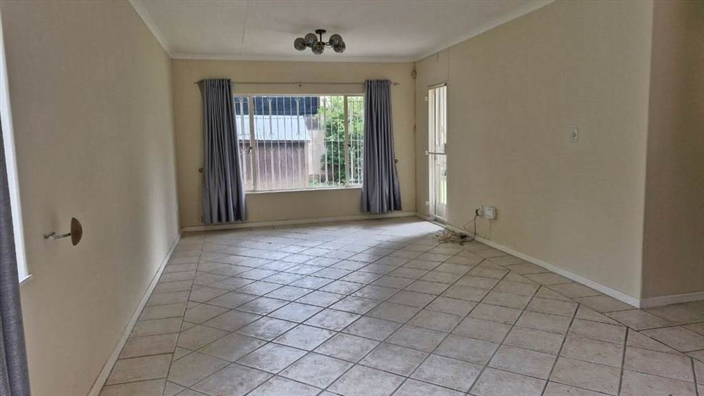 3 Bed House in Impala Park photo number 6