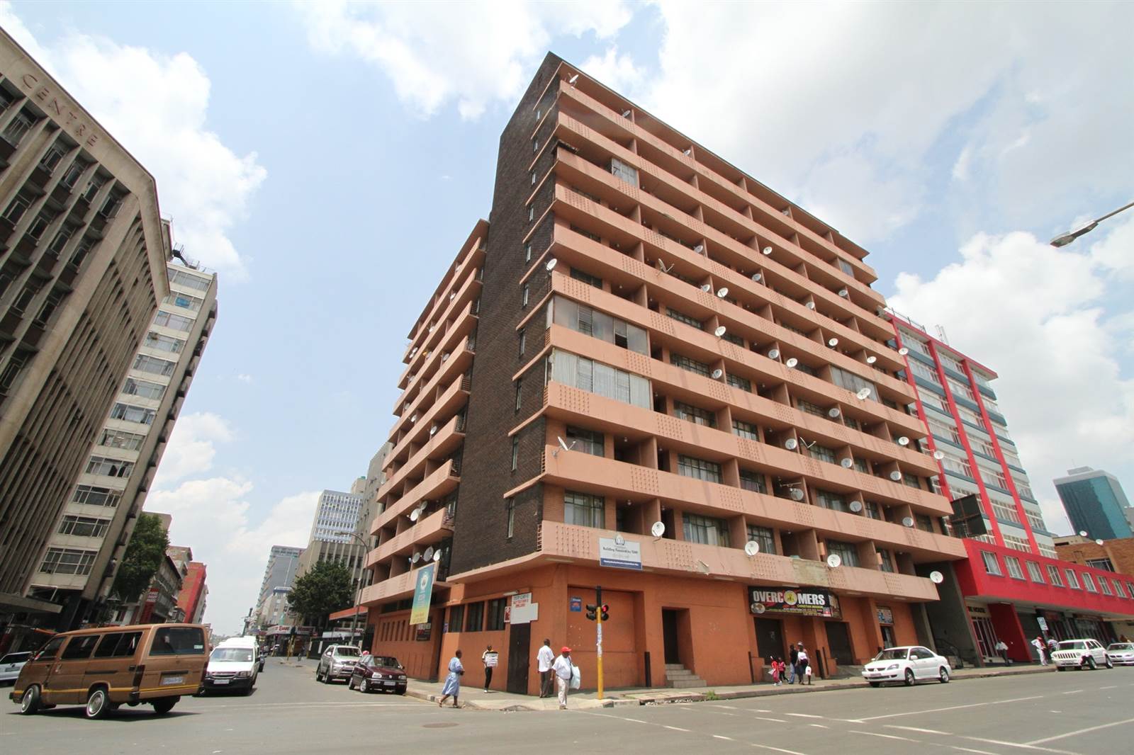 Bachelor apartment in Johannesburg Central photo number 12