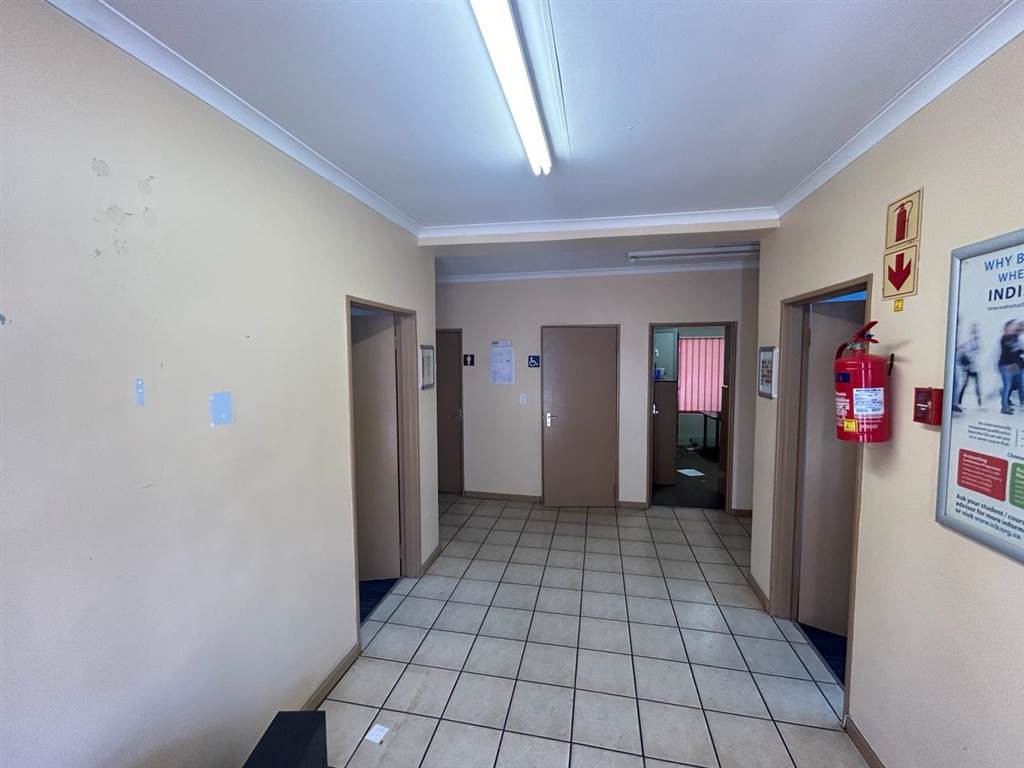 683  m² Commercial space in Nelspruit photo number 17