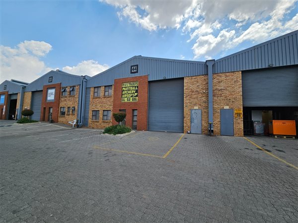 412  m² Industrial space