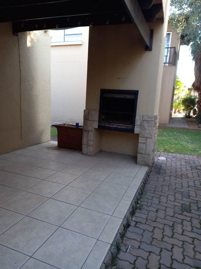 3 Bed Townhouse in Risiville photo number 1