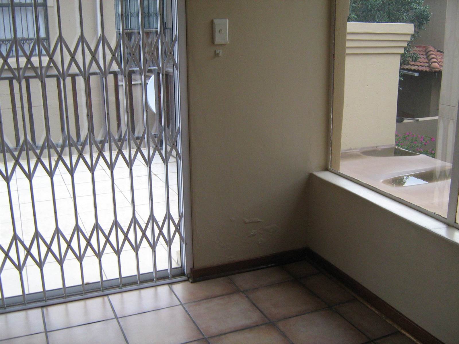 3 Bed Townhouse in Risiville photo number 12