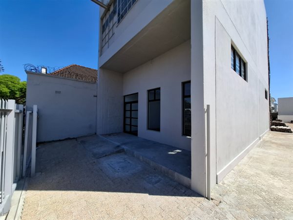 72  m² Commercial space