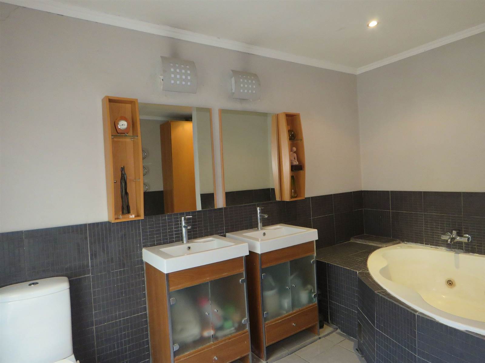 3 Bed Townhouse in Bryanston photo number 24