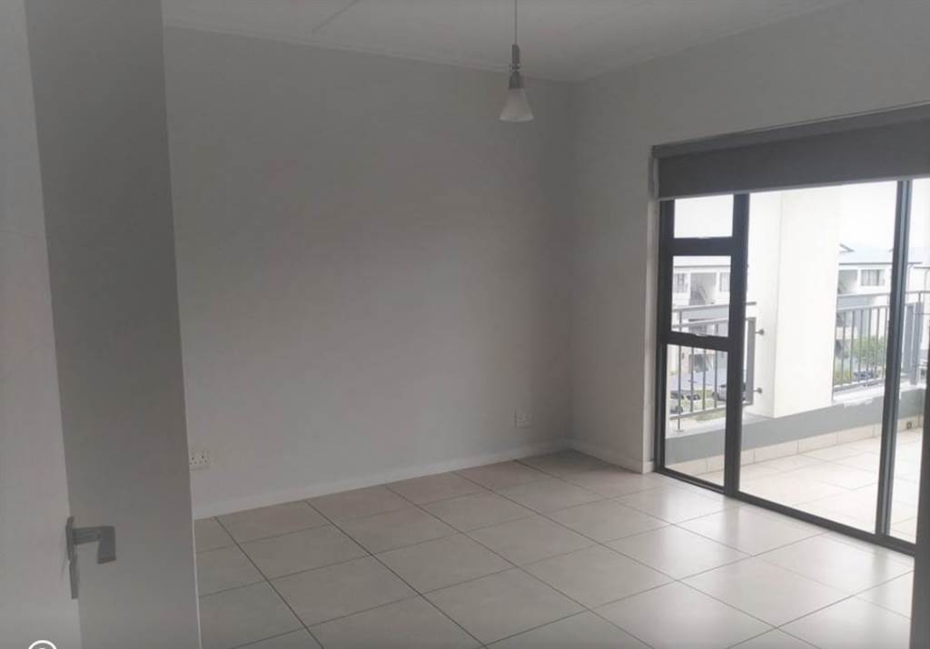 2 Bed Apartment in Modderfontein photo number 13