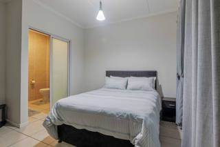 2 Bed Apartment in Modderfontein photo number 9