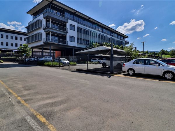302.399993896484  m² Commercial space