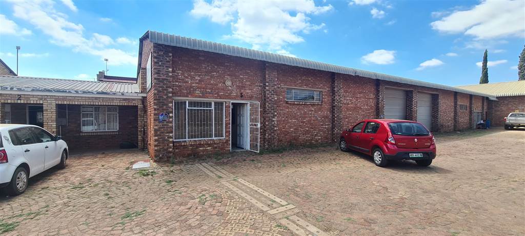 227  m² Industrial space in Potchefstroom Central photo number 3