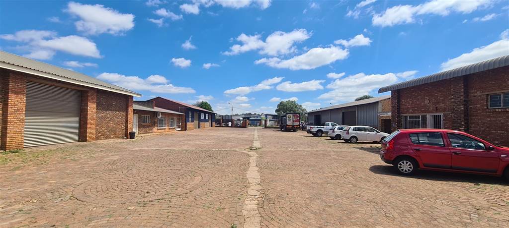227  m² Industrial space in Potchefstroom Central photo number 1