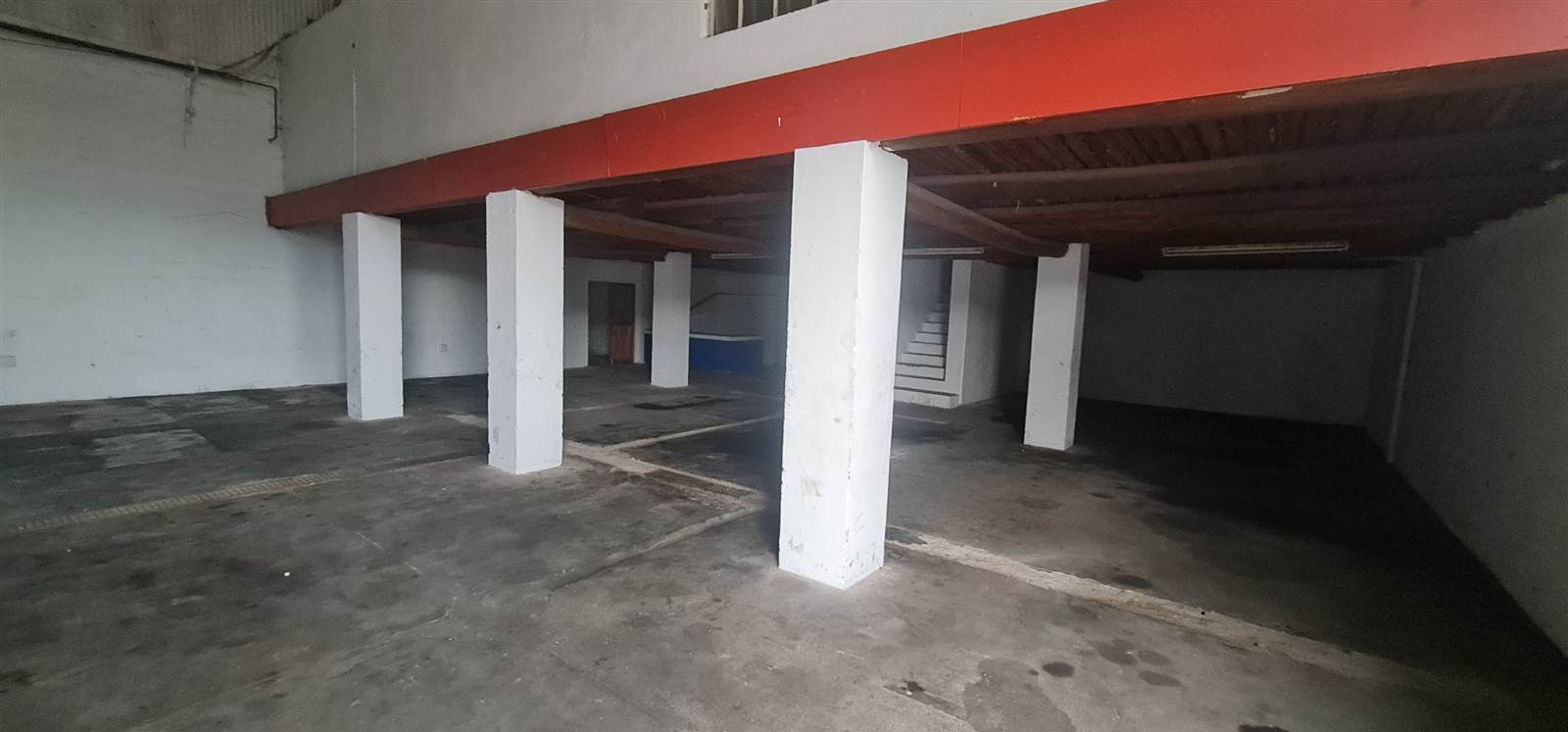 218  m² Commercial space in Hoedspruit photo number 2
