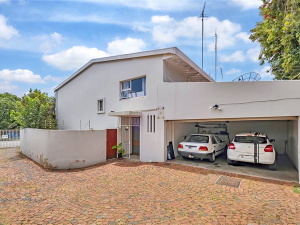 3 Bedroom Townhouse 3 Bedroom Townhouse