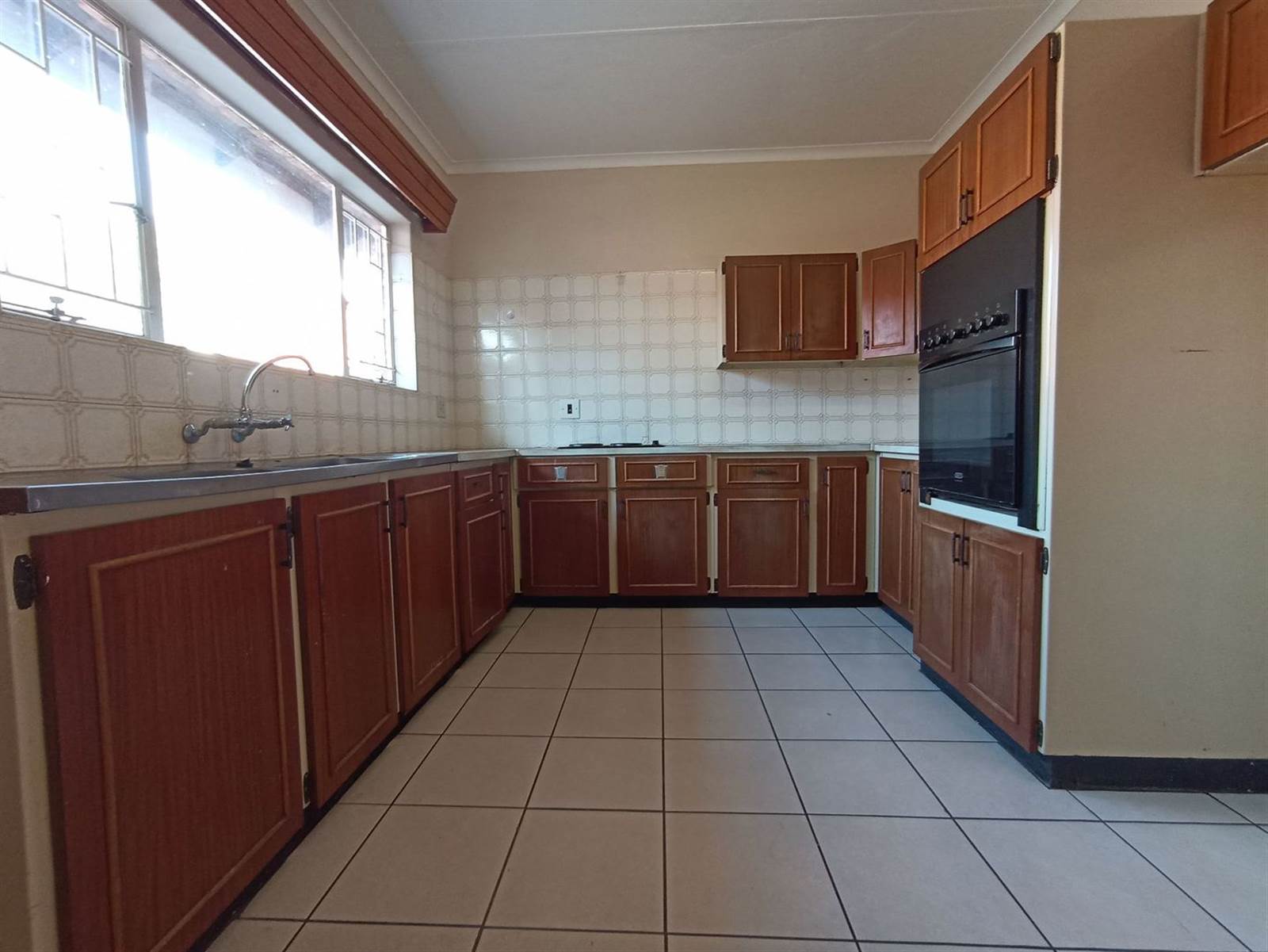 3 Bed Simplex in Potchefstroom Central photo number 7