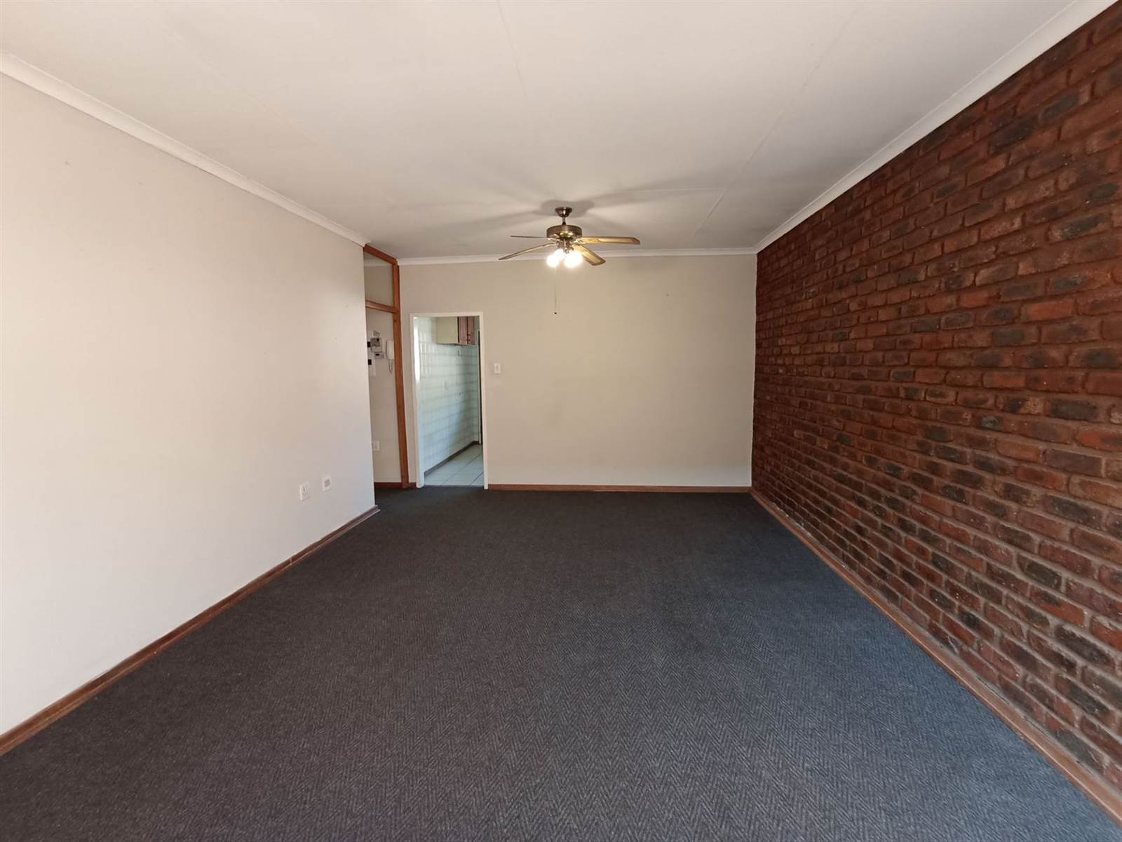 3 Bed Simplex in Potchefstroom Central photo number 6