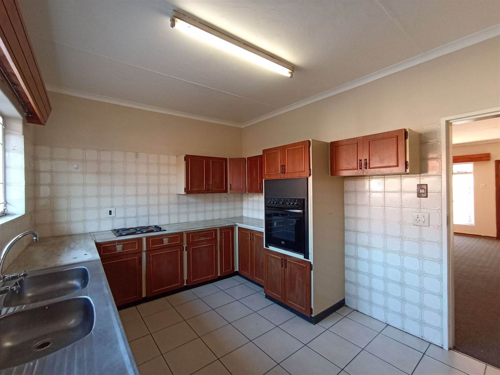 3 Bed Simplex in Potchefstroom Central photo number 8