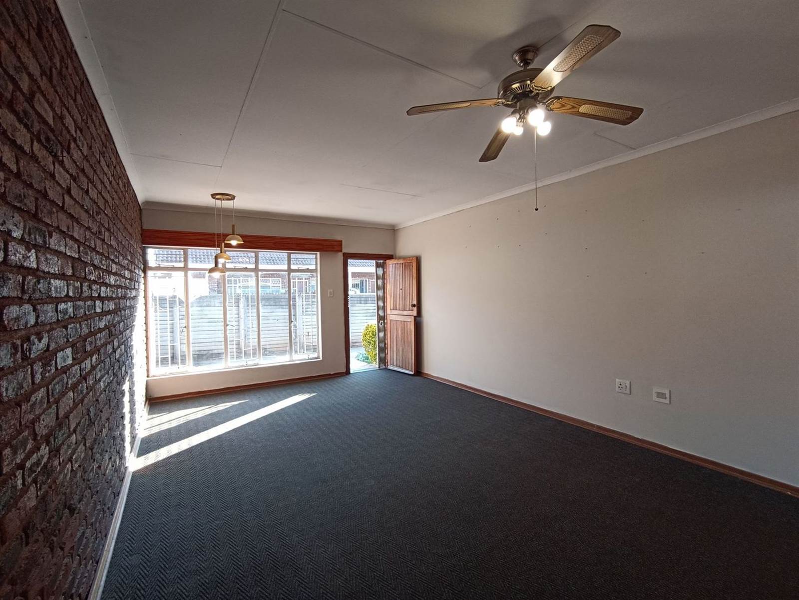 3 Bed Simplex in Potchefstroom Central photo number 4