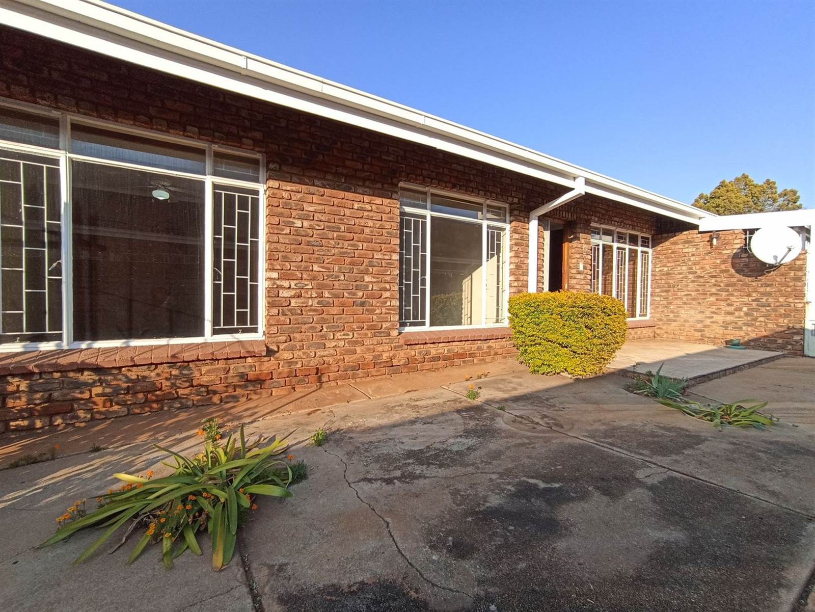 3 Bed Simplex in Potchefstroom Central photo number 25
