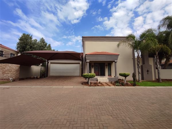 3 Bedroom Townhouse 3 Bedroom Townhouse