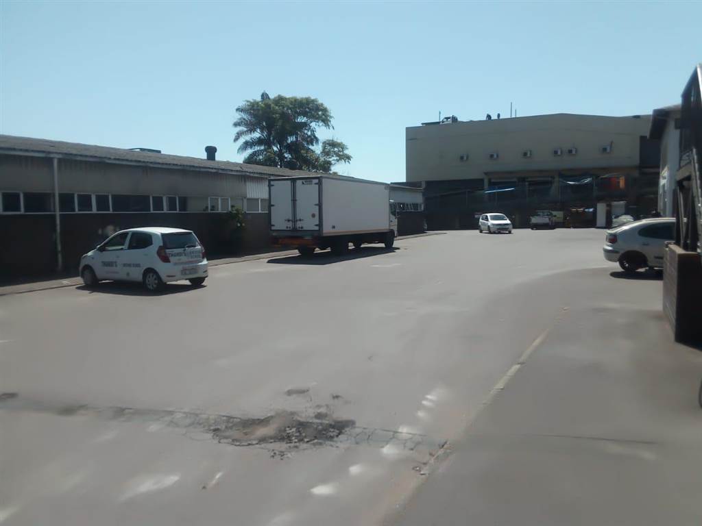 325  m² Industrial space in Pinetown Central photo number 1
