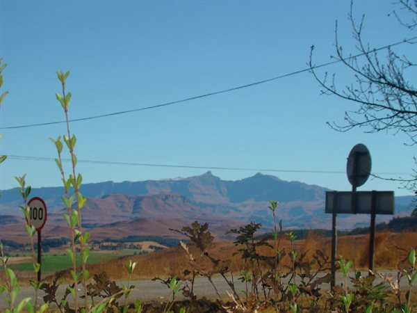 2012 m² Land available in Underberg