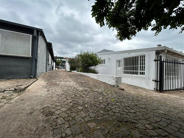 70  m² Commercial space in Greenside