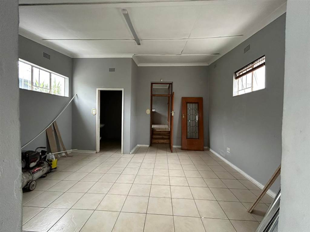 70  m² Commercial space in Greenside photo number 7