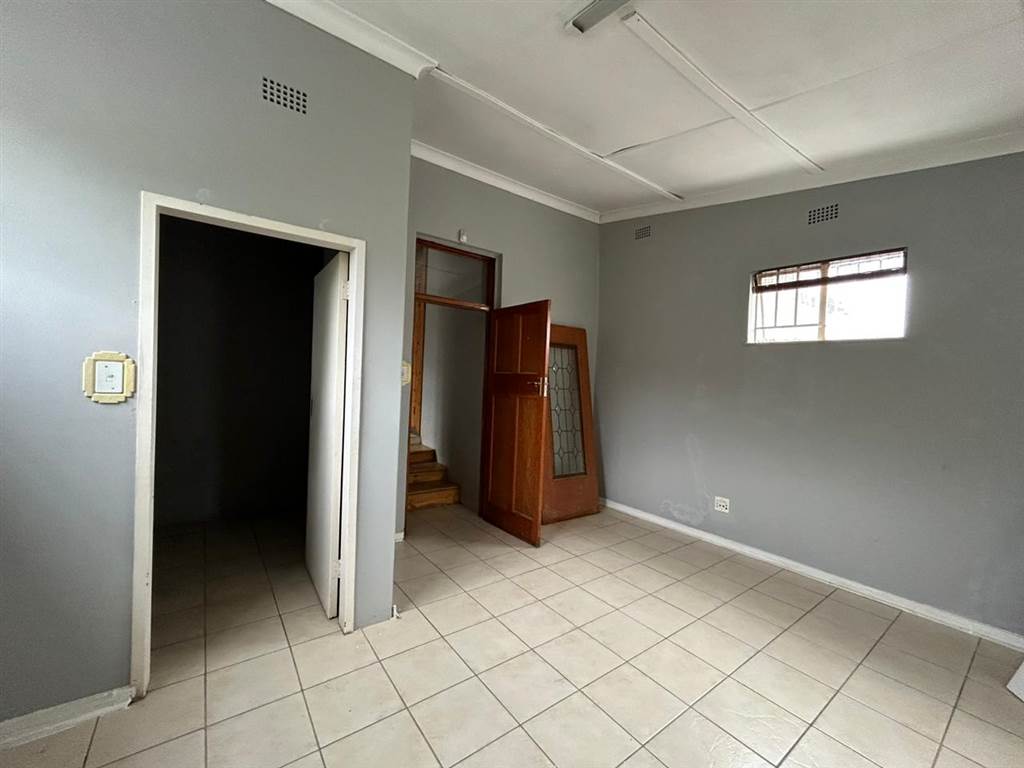 70  m² Commercial space in Greenside photo number 5