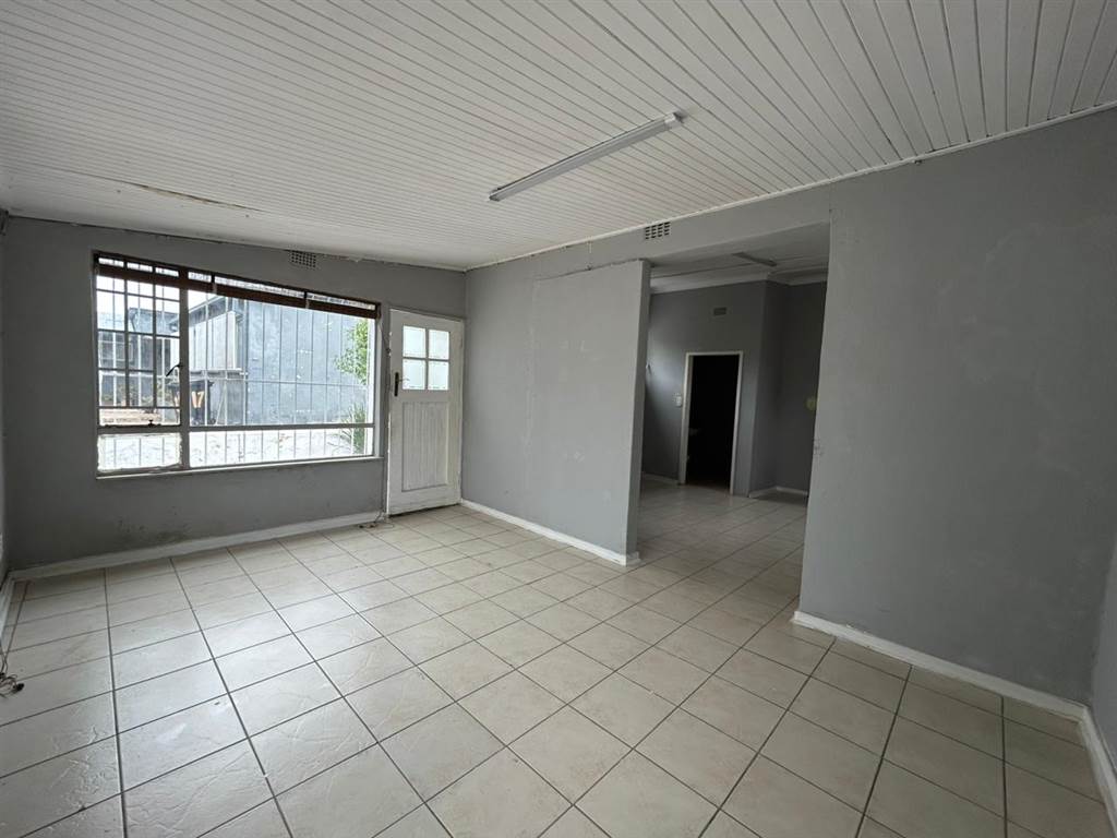 70  m² Commercial space in Greenside photo number 6