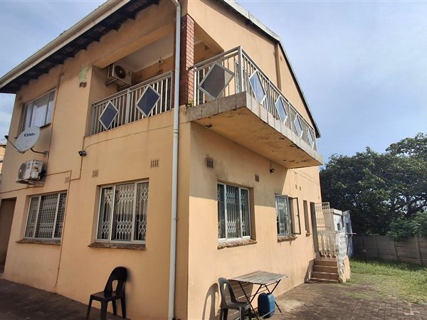 5 Bedroom House 5 Bedroom House