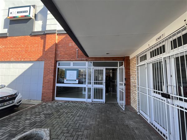 75  m² Commercial space in Newton Park
