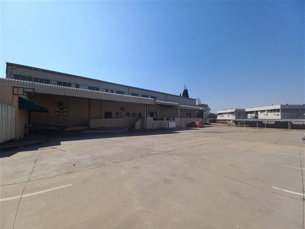 2 528  m² Industrial space