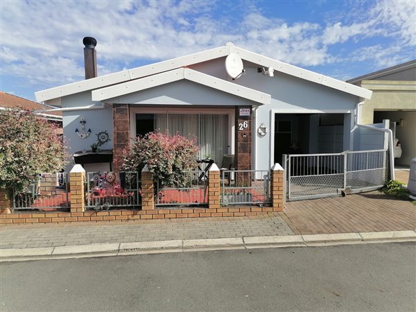 3 Bed House in Pearly Beach