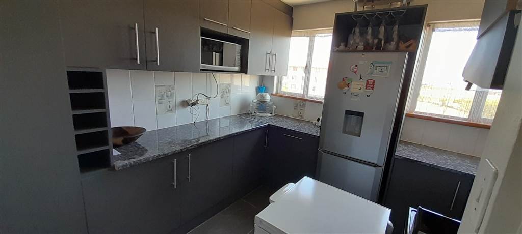 3 Bed Apartment in Algoa Park photo number 6