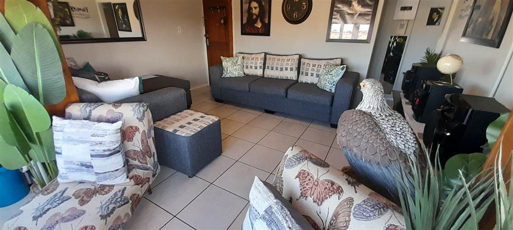 3 Bed Apartment in Algoa Park photo number 3