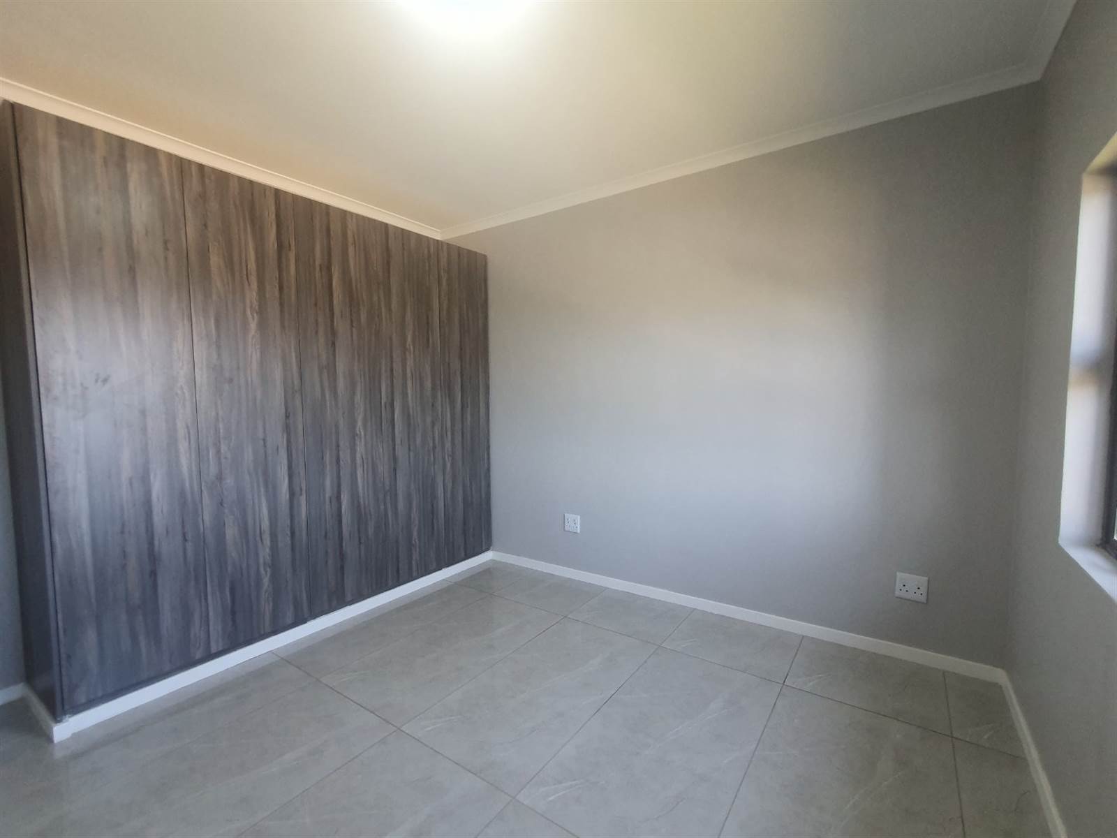 2 Bed Apartment in Umtentweni photo number 12