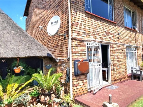 2 Bedroom Townhouse 2 Bedroom Townhouse