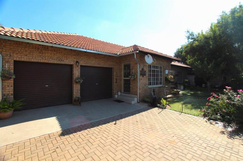 3 Bed House in Modimolle photo number 14