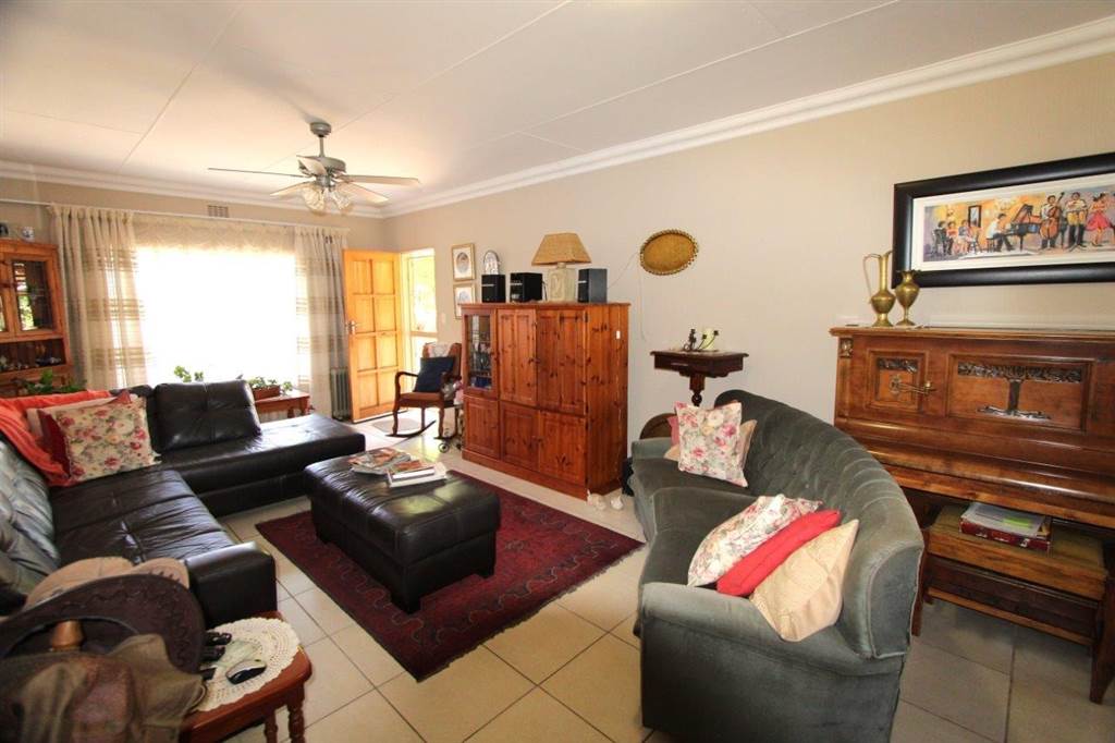 3 Bed House in Modimolle photo number 5